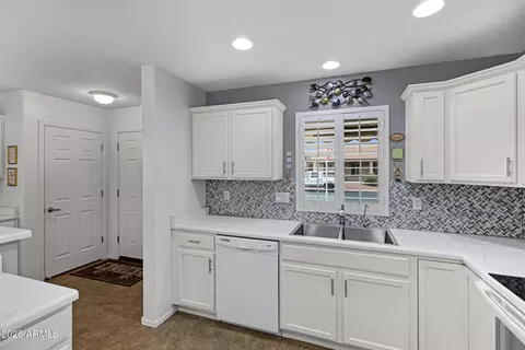 Kitchen - 2101 S Meridian Rd #199, Apache Junction, AZ 85120 photo 5 of 6