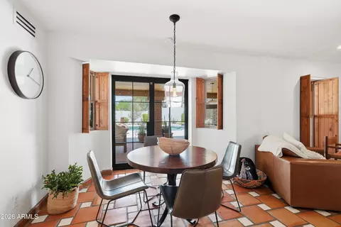 Dining - 1550 E Greentree Dr, Tempe, AZ 85284 photo 6 of 7
