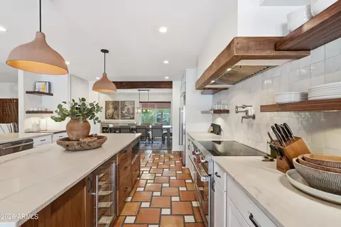 Kitchen - 1550 E Greentree Dr, Tempe, AZ 85284 photo 9 of 12