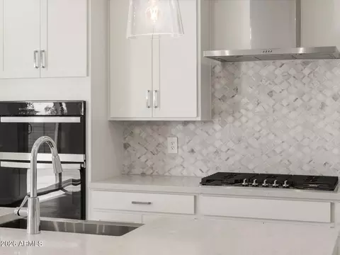 Kitchen - 333 W Rock Needle Trl, Apache Junction, AZ 85120 photo 5 of 6