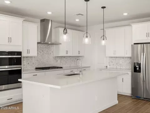 Kitchen - 333 W Rock Needle Trl, Apache Junction, AZ 85120 photo 3 of 6