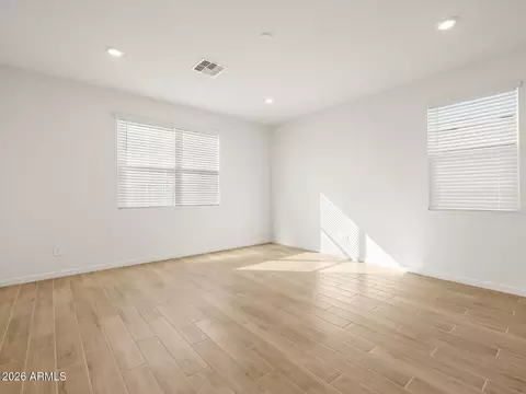 Living - 333 W Rock Needle Trl, Apache Junction, AZ 85120 photo 1 of 2
