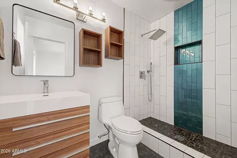 Bath - 823 E Monte Cristo Ave, Phoenix, AZ 85022 photo 1 of 2
