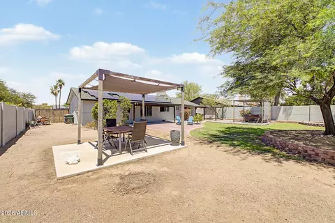 Exterior - 823 E Monte Cristo Ave, Phoenix, AZ 85022 photo 6 of 9