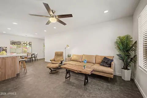 Living - 823 E Monte Cristo Ave, Phoenix, AZ 85022 photo 1 of 2
