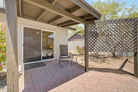 Exterior - 823 E Monte Cristo Ave, Phoenix, AZ 85022 photo 4 of 9