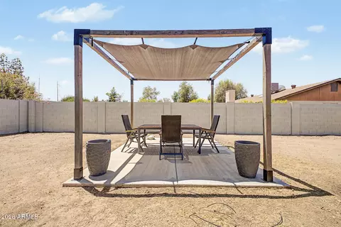 Exterior - 823 E Monte Cristo Ave, Phoenix, AZ 85022 photo 5 of 9