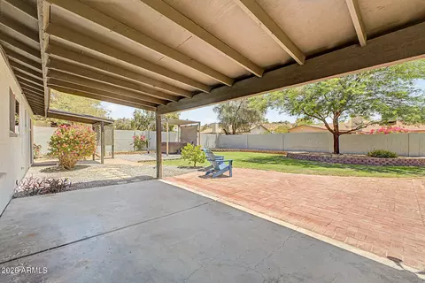Exterior - 823 E Monte Cristo Ave, Phoenix, AZ 85022 photo 3 of 9