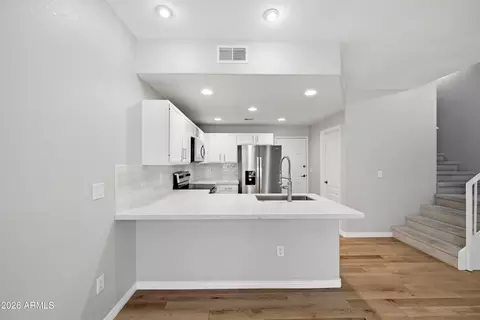 Kitchen - 3150 E Beardsley Rd #1009, Phoenix, AZ 85050 photo 1 of 4