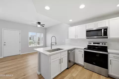 Kitchen - 3150 E Beardsley Rd #1009, Phoenix, AZ 85050 photo 2 of 4