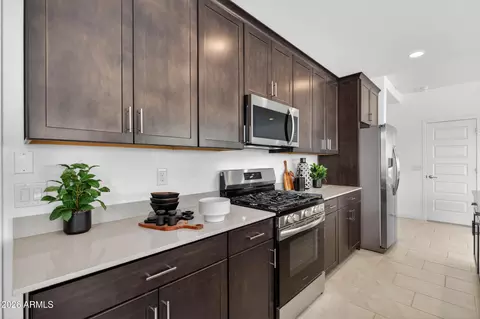 Kitchen - 10203 E Ulysses Ave, Mesa, AZ 85212 photo 4 of 5