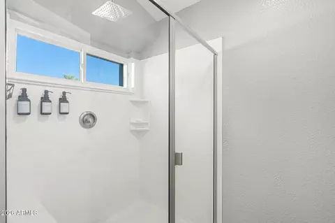 Bath - 5426 E Calypso Cir, Mesa, AZ 85206 photo 4 of 5