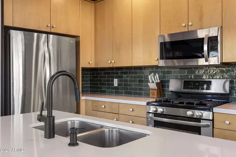 Kitchen - 914 E Osborn Rd #418, Phoenix, AZ 85014 photo 7 of 7