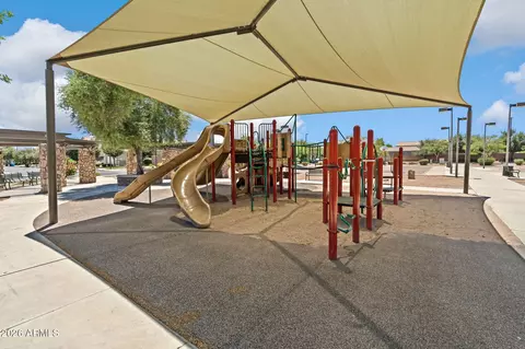 View/Area - 2924 E Coconino Dr, Gilbert, AZ 85298 photo 2 of 3