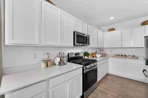 Kitchen - 10207 E Ulysses Ave, Mesa, AZ 85212 photo 7 of 7