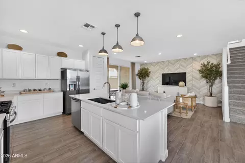 Kitchen - 10207 E Ulysses Ave, Mesa, AZ 85212 photo 5 of 7