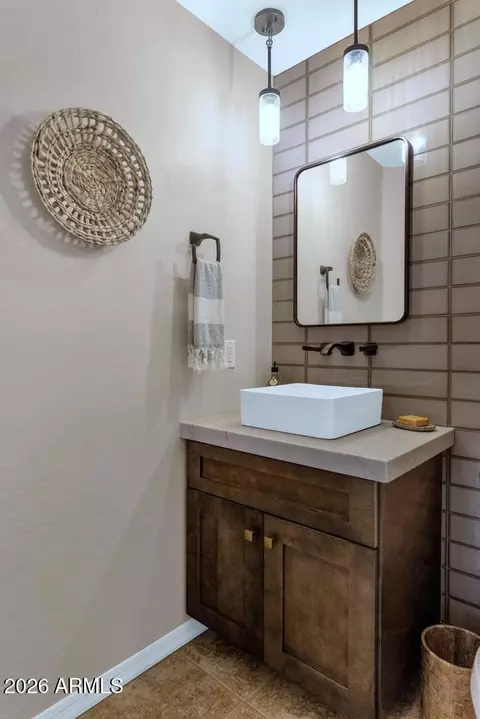 Bath - 14602 S 4th Dr, Phoenix, AZ 85045 photo 1 of 5