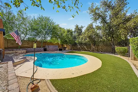 Exterior - 1602 E Wagoner Rd, Phoenix, AZ 85022 photo 3 of 4