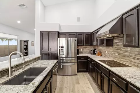 Kitchen - 6333 E Viewmont Dr #85, Mesa, AZ 85215 photo 2 of 2