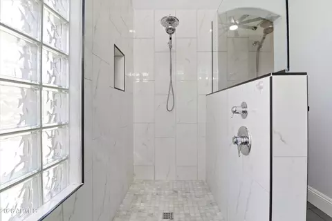 Bath - 6333 E Viewmont Dr #85, Mesa, AZ 85215 photo 2 of 3