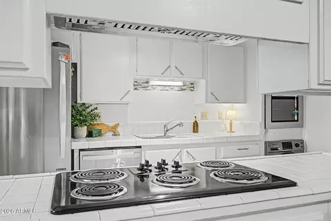 Kitchen - 1901 E Missouri Ave #217, Phoenix, AZ 85016 photo 3 of 3