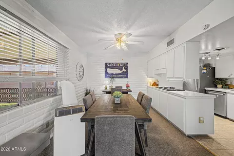 Dining - 1901 E Missouri Ave #217, Phoenix, AZ 85016 photo 1 of 3