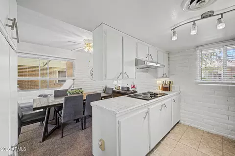 Dining - 1901 E Missouri Ave #217, Phoenix, AZ 85016 photo 3 of 3
