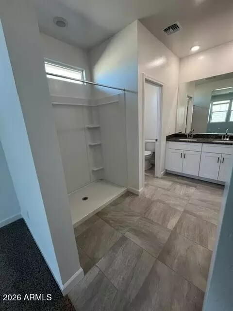 Bath - 3224 S 263rd Dr, Buckeye, AZ 85326 photo 5 of 5