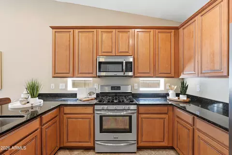 Kitchen - 7114 E Olla Ave, Mesa, AZ 85212 photo 2 of 2