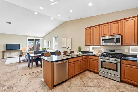 Kitchen - 7114 E Olla Ave, Mesa, AZ 85212 photo 1 of 2