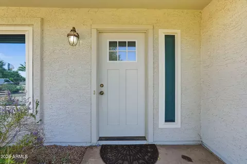 Exterior - 1502 E Divot Dr, Tempe, AZ 85283 photo 2 of 10