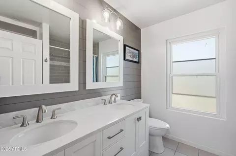 Bath - 1502 E Divot Dr, Tempe, AZ 85283 photo 3 of 4