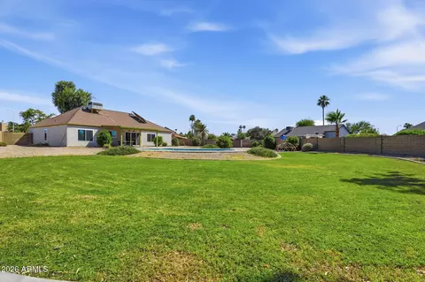 Exterior - 1502 E Divot Dr, Tempe, AZ 85283 photo 5 of 10