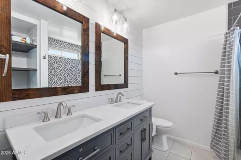 Bath - 1502 E Divot Dr, Tempe, AZ 85283 photo 1 of 4