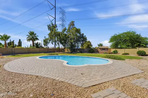 Exterior - 1502 E Divot Dr, Tempe, AZ 85283 photo 8 of 10