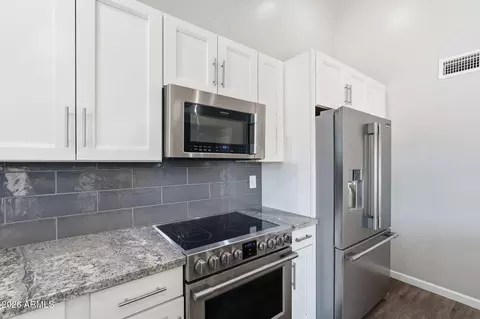 Kitchen - 1502 E Divot Dr, Tempe, AZ 85283 photo 7 of 7
