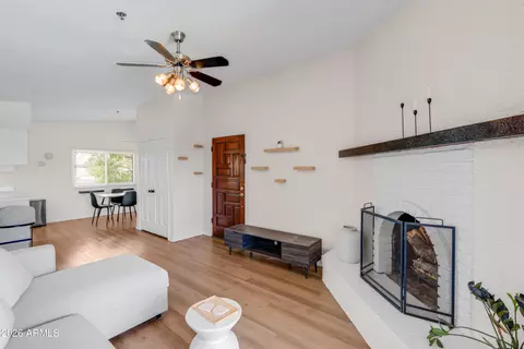 3031 N Civic Center Plz #307, Scottsdale, AZ 85251