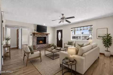 Living - 704 E Peppertree Ave, Apache Junction, AZ 85119 photo 2 of 5