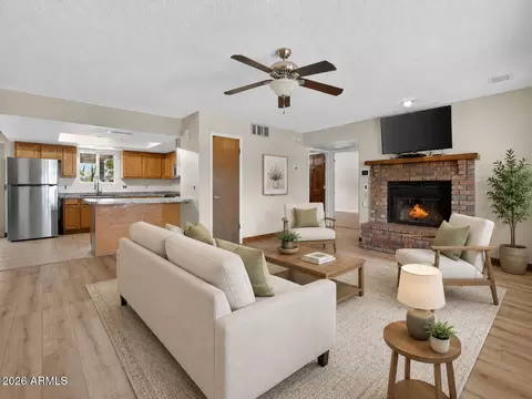 704 E Peppertree Ave, Apache Junction, AZ 85119