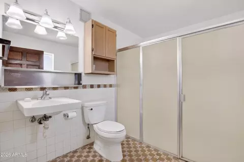 Bath - 704 E Peppertree Ave, Apache Junction, AZ 85119 photo 3 of 3