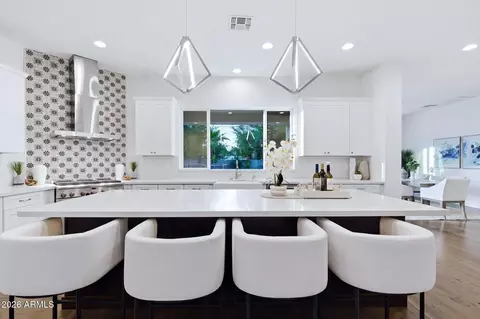 Kitchen - 640 W Echo Ln, Phoenix, AZ 85021 photo 3 of 4