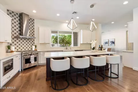 640 W Echo Ln, Phoenix, AZ 85021