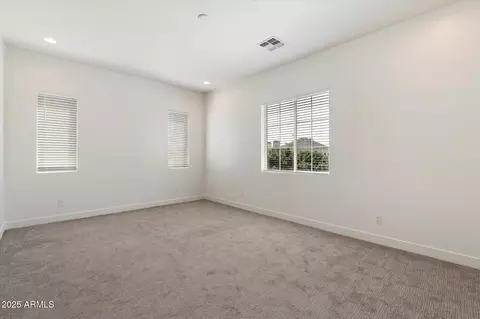 Bedroom - 640 W Echo Ln, Phoenix, AZ 85021 photo 1 of 9