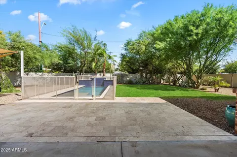 Exterior - 640 W Echo Ln, Phoenix, AZ 85021 photo 9 of 26