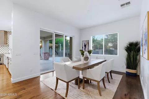 Dining - 640 W Echo Ln, Phoenix, AZ 85021 photo 1 of 2