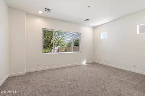 Bedroom - 640 W Echo Ln, Phoenix, AZ 85021 photo 5 of 9