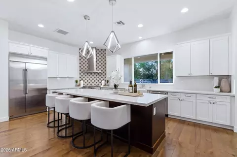 Kitchen - 640 W Echo Ln, Phoenix, AZ 85021 photo 1 of 3
