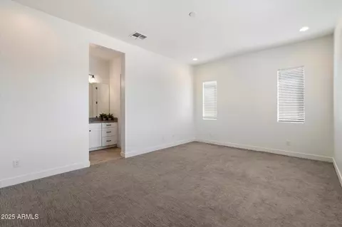 Bedroom - 640 W Echo Ln, Phoenix, AZ 85021 photo 2 of 9