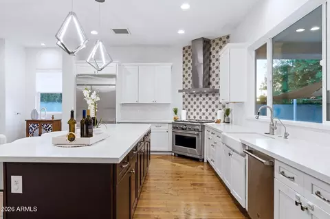 Kitchen - 640 W Echo Ln, Phoenix, AZ 85021 photo 3 of 3