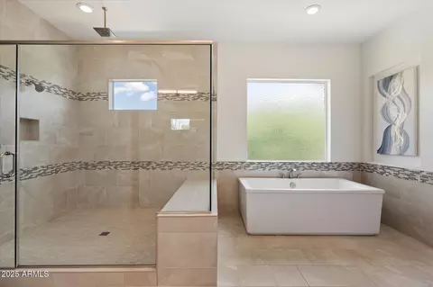 Bath - 640 W Echo Ln, Phoenix, AZ 85021 photo 2 of 7